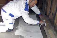 4 - Nanesenie lepidla na prvú vrstvu dosiek