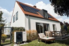 Tepelné čerpadlo aroTHERM Split vzduch/voda a fotovoltické panely