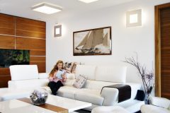 V obývacej izbe prispieva k pohode pohľad na zabudované akvárium